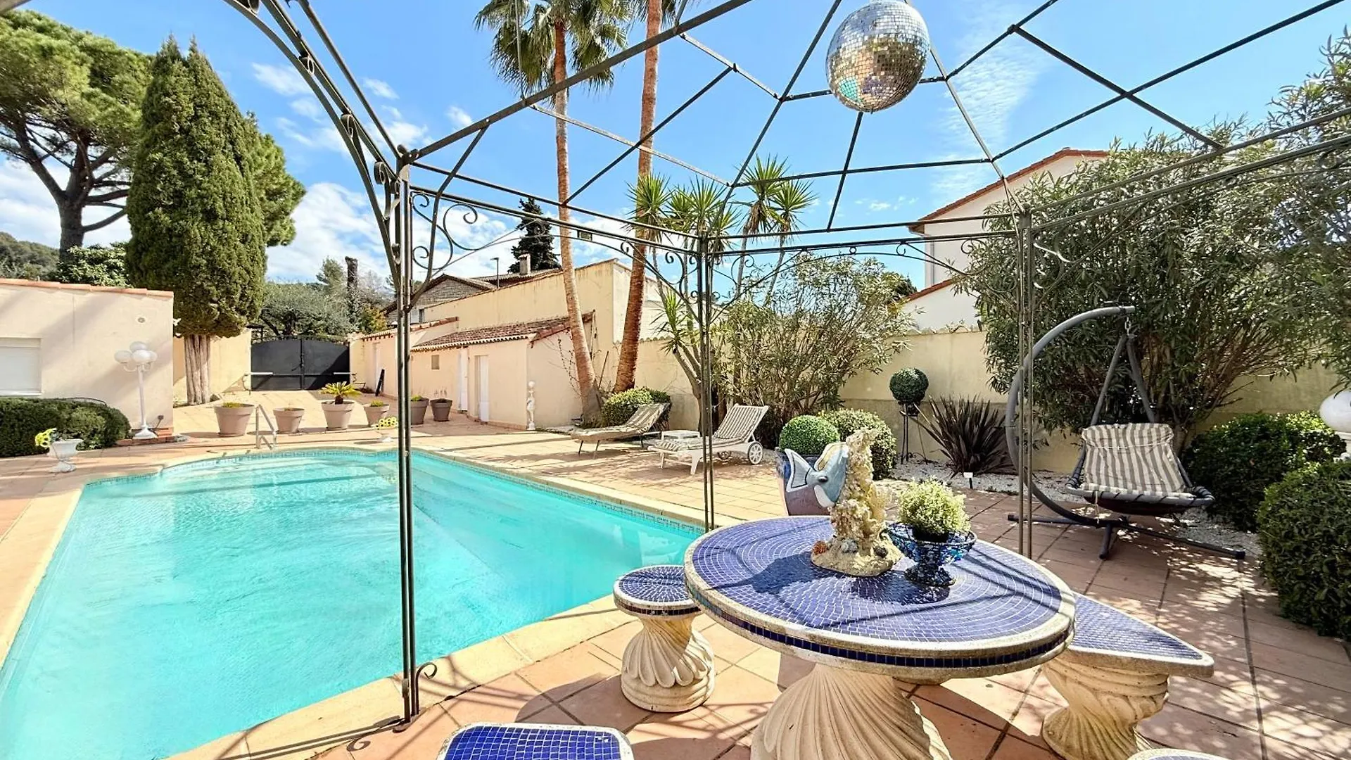Villa Provencale Avec Piscine Et Sauna Mougins 0*,  France